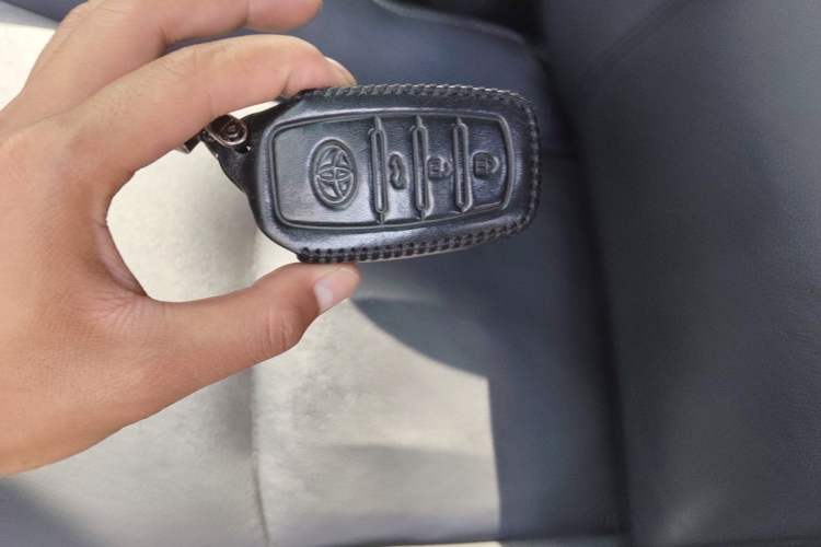 Used Toyota Prado 2016 3.5L Automatic TX-L NAVI Vehicle Key