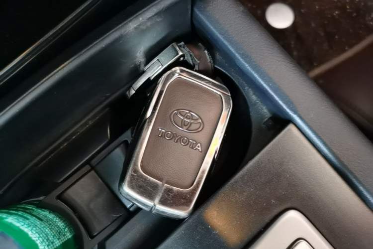 Used Toyota Prado 2016 2.7L Automatic Standard Edition Vehicle Key