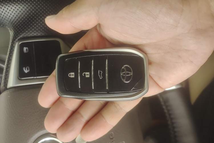 Used Toyota Prado 2016 2.7L Automatic Standard Edition Vehicle Key