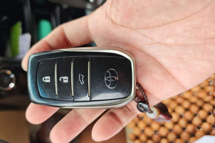 Used Toyota Prado 2016 2.7L Automatic Standard Edition Vehicle Key