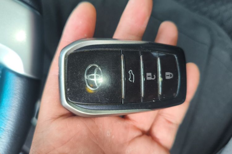 Used Toyota Prado 2016 2.7L Automatic Standard Edition Vehicle Key