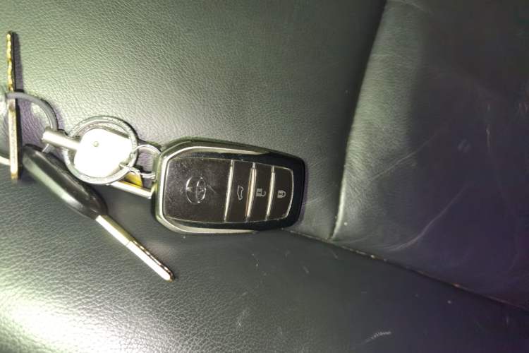 Used Toyota Prado 2016 3.5L Automatic TX-L Vehicle Key