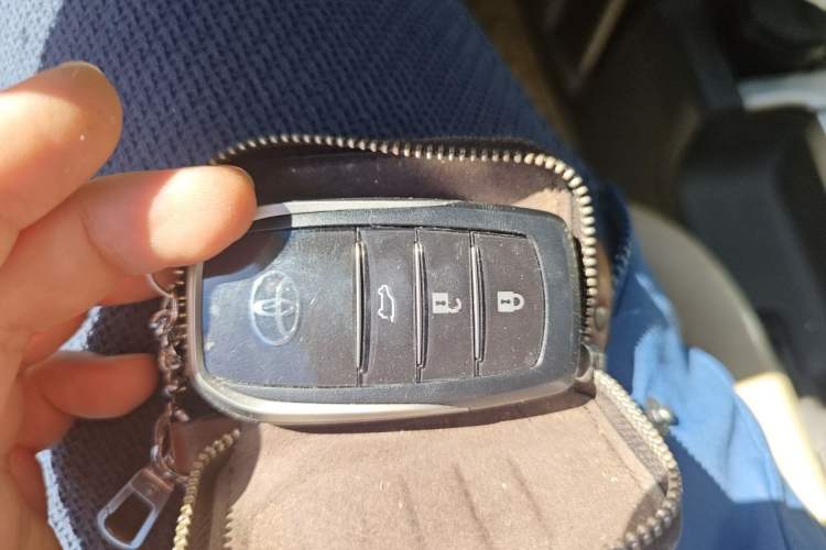 Used Toyota Prado 2016 3.5L Automatic TX-L Vehicle Key