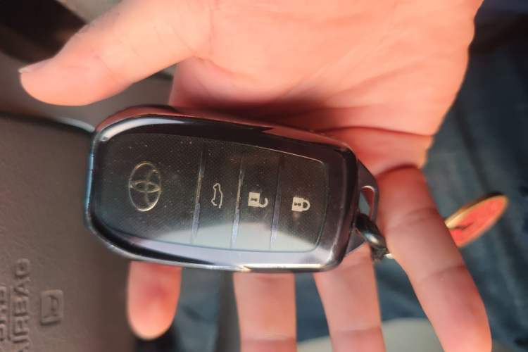 Used Toyota Prado 2016 2.7L Automatic Standard Edition Vehicle Key