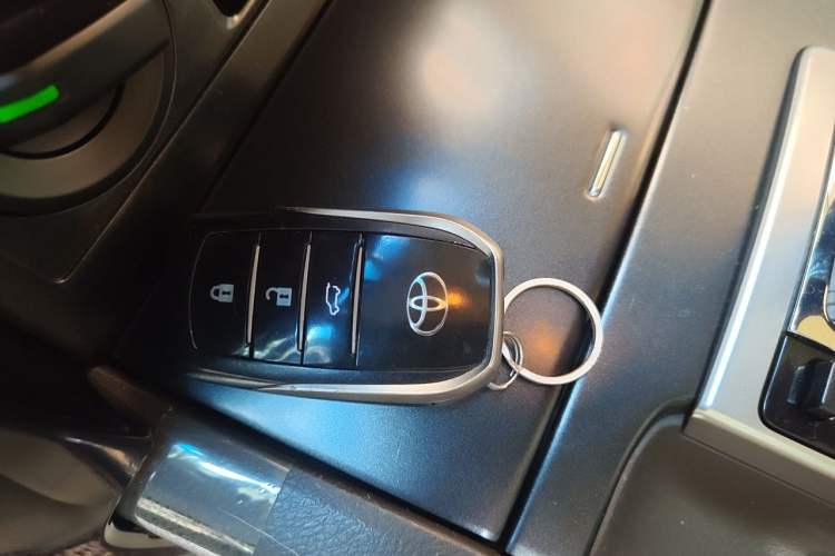 Used Toyota Prado 2016 2.7L Automatic Standard Edition Vehicle Key