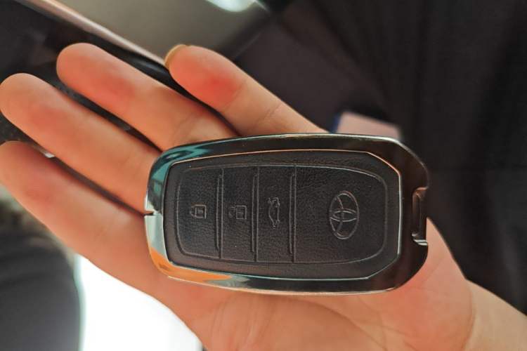 Used Toyota Prado 2016 2.7L Automatic Standard Edition Vehicle Key
