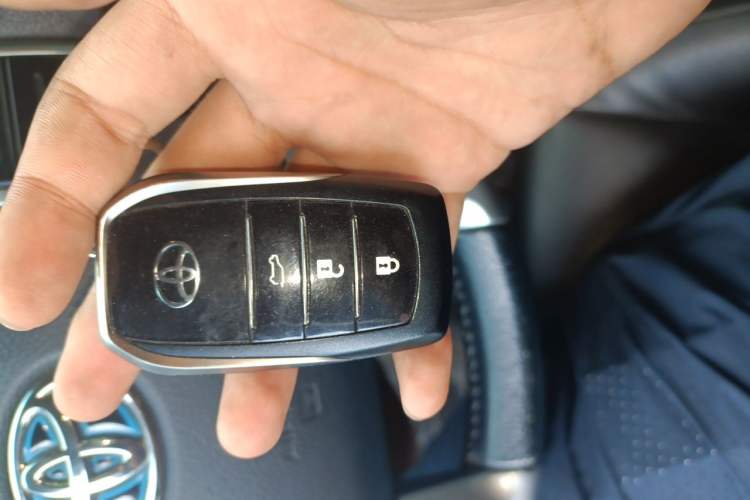 Used Toyota Prado 2016 2.7L Automatic Standard Edition Vehicle Key