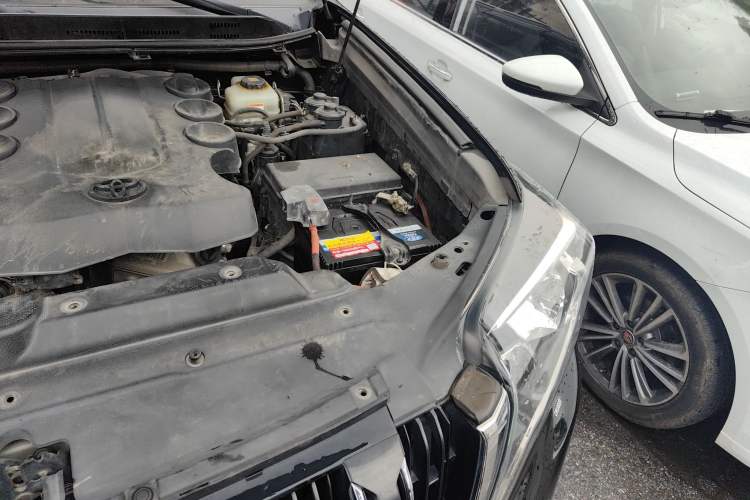 Used Toyota Prado  Engine Bay Left