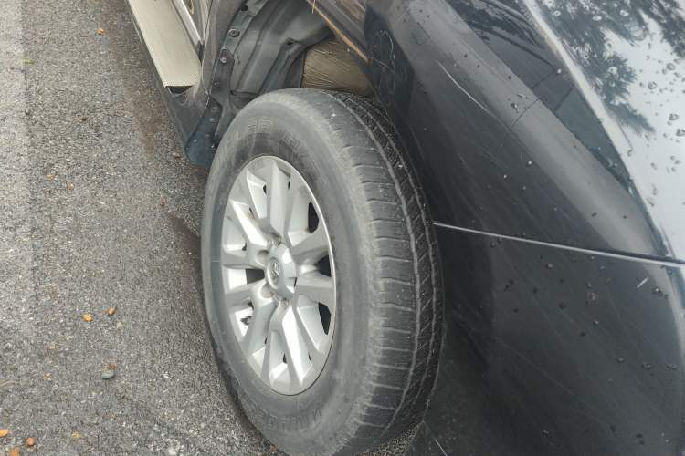 Used Toyota Prado  Right Front Wheel Hub