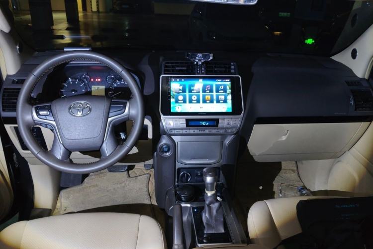 Used Toyota Prado  Center Console