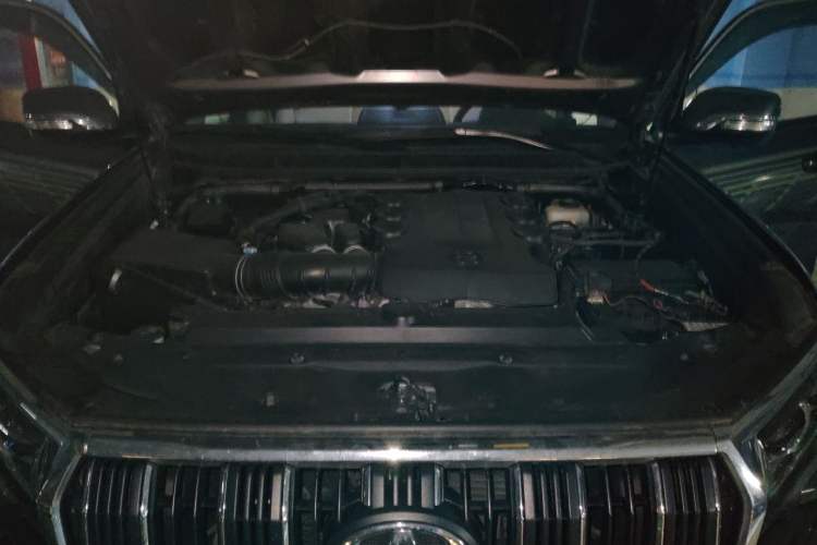 Used Toyota Prado  Engine Bay