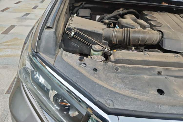 Used Toyota Prado 2017 4000 TXL Dual Airbags Side-Mounted – Middle East Version Engine Bay Right