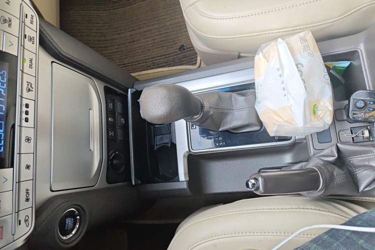 Used Toyota Prado 2017 4000 TXL Dual Airbags Side-Mounted – Middle East Version Gear Lever