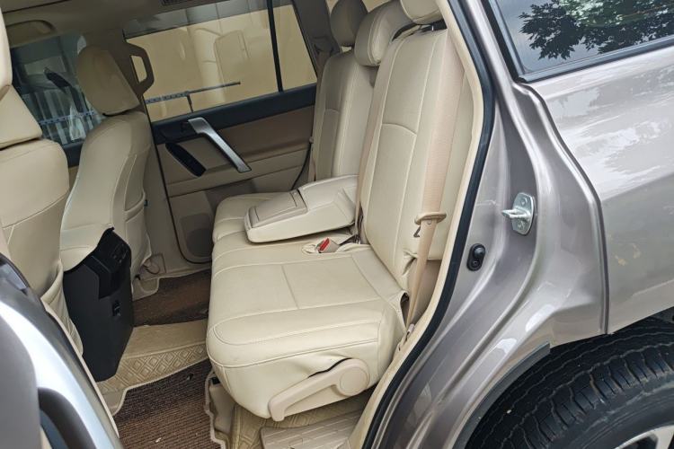 Used Toyota Prado 2017 4000 TXL Dual Airbags Side-Mounted – Middle East Version Left Rear Seat