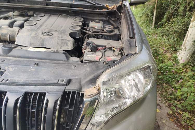 Used Toyota Prado 2017 4000 TXL Dual Airbags Side-Mounted – Middle East Version Engine Bay Left