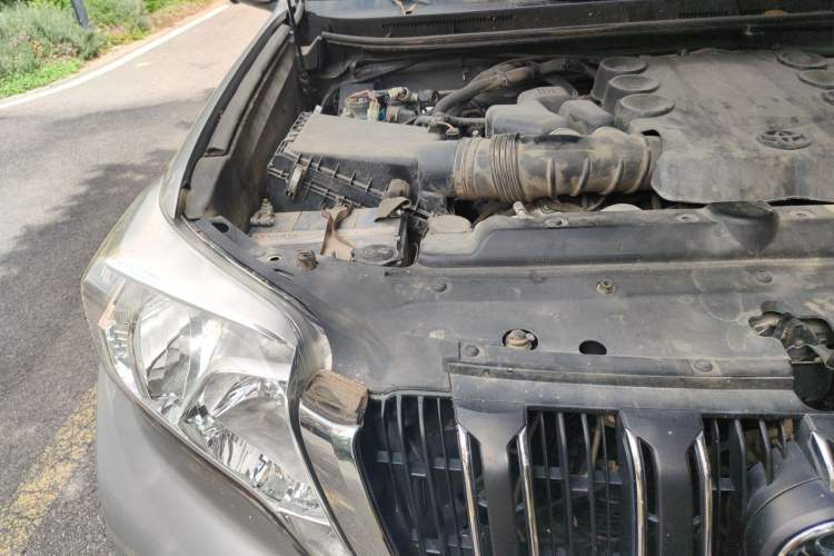 Used Toyota Prado 2017 4000 TXL Dual Airbags Side-Mounted – Middle East Version Engine Bay Right