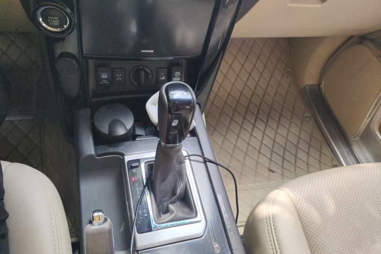 Used Toyota Prado 2017 4000 TXL Dual Airbags Side-Mounted – Middle East Version Gear Lever
