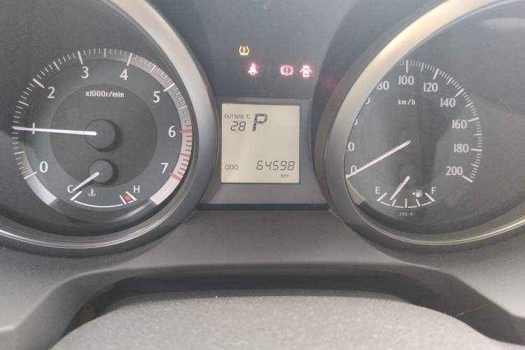 Used Toyota Prado 2017 4000 TXL Dual Airbags Side-Mounted – Middle East Version Odometer Close Up