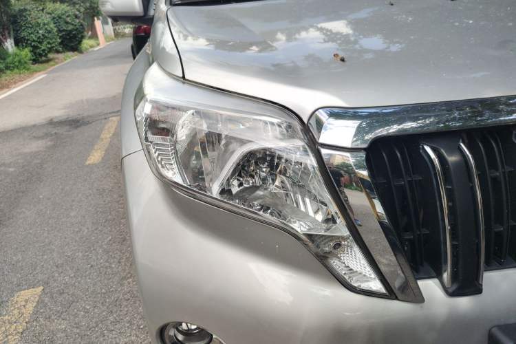 Used Toyota Prado 2017 4000 TXL Dual Airbags Side-Mounted – Middle East Version Right Front Headlight