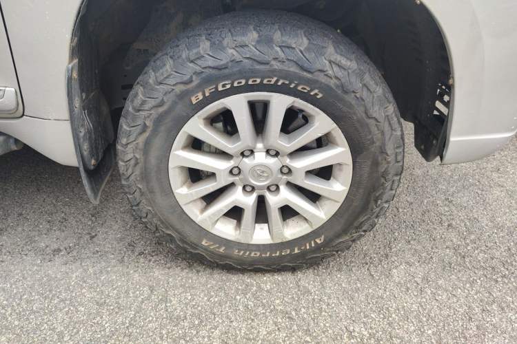 Used Toyota Prado 2017 4000 TXL Dual Airbags Side-Mounted – Middle East Version Right Front Wheel Hub
