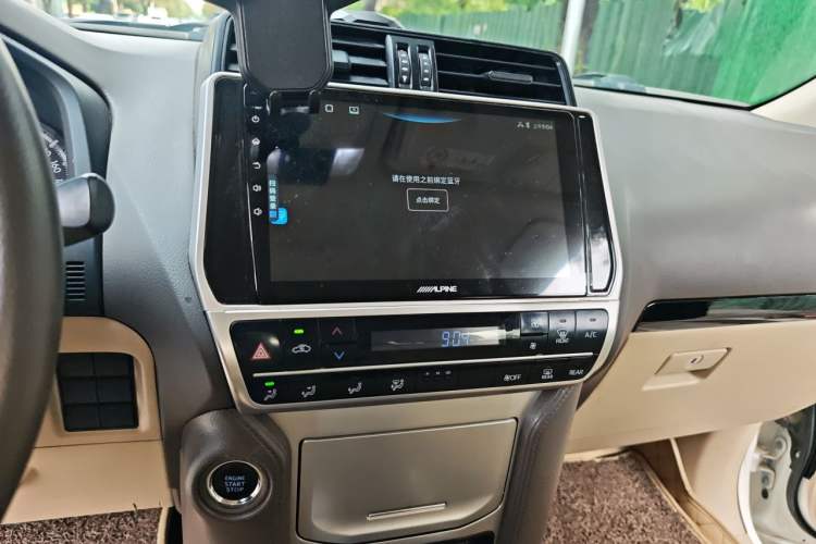 Used Toyota Prado 2017 4.0L U.S.-Spec Version 7 Seats Audio And AC Panel