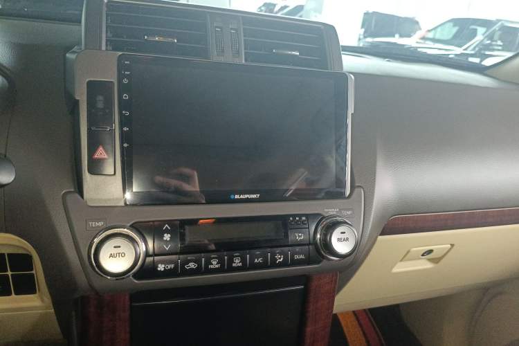 Used Toyota Prado 2017 2.7L Parallel Import Audio And AC Panel