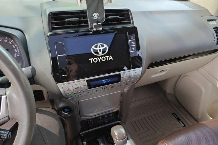 Used Toyota Prado  Audio And AC Panel