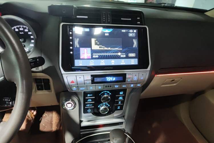Used Toyota Prado  Audio And AC Panel