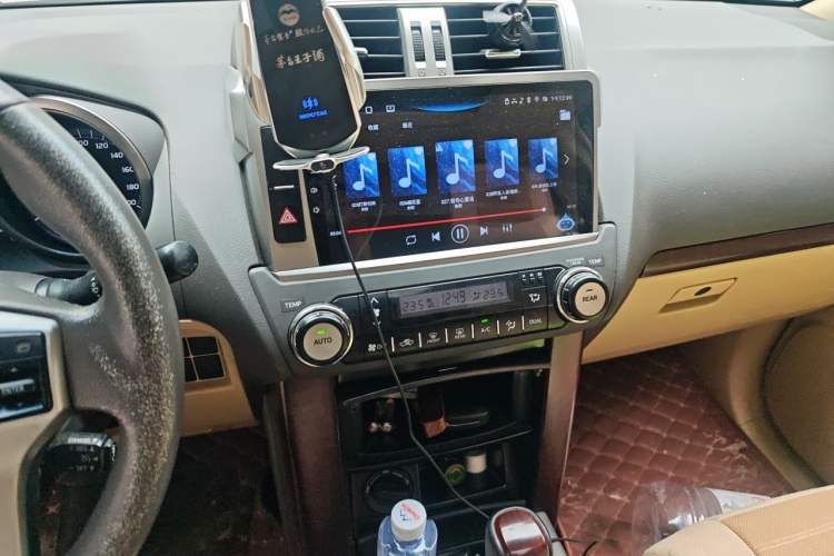 Used Toyota Prado 2017 2700 VX with Nine Airbags Outboard Mount – Middle East Version Audio And AC Panel