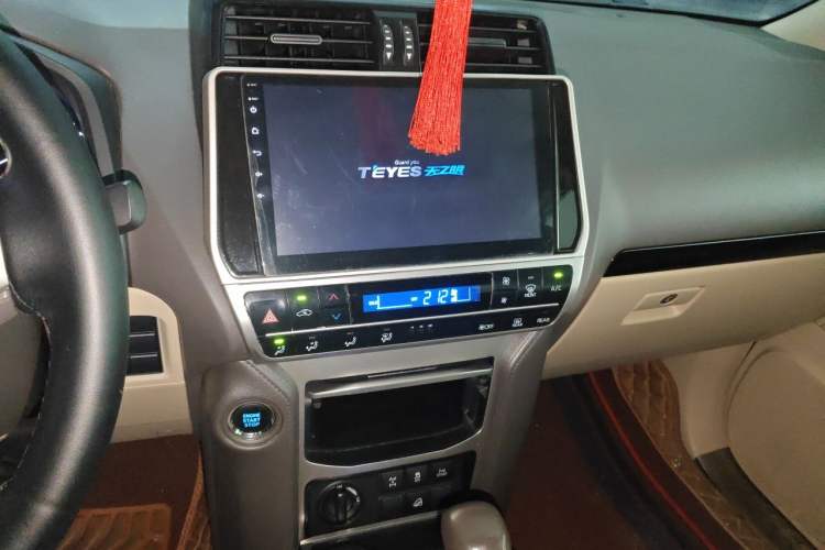 Used Toyota Prado 2017 4000 TXL Dual Airbags Side-Mounted – Middle East Version Audio And AC Panel