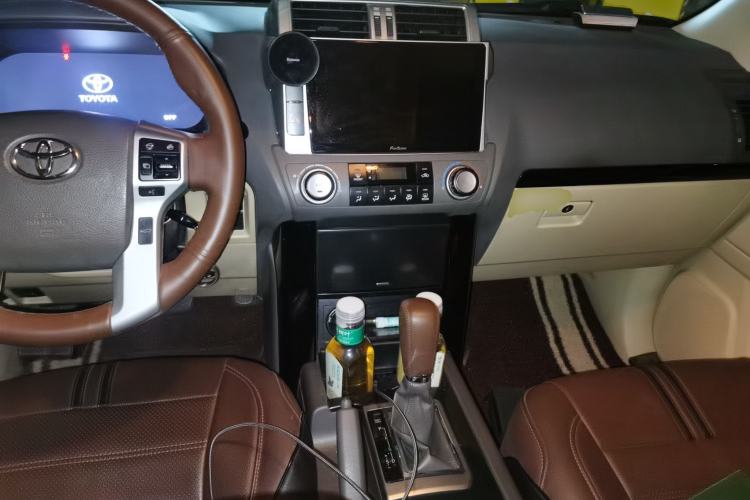 Used Toyota Prado  Center Console