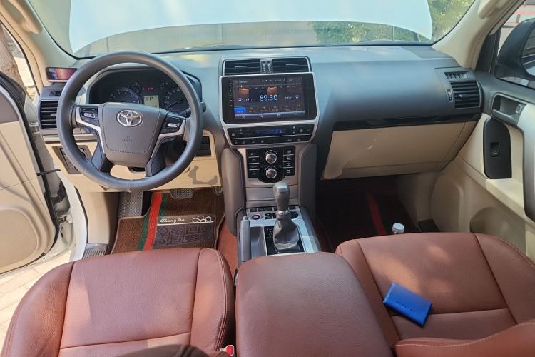 Used Toyota Prado  Center Console