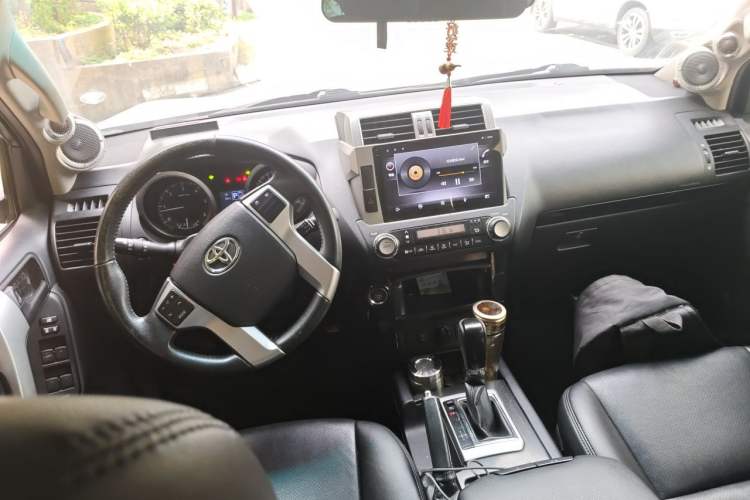 Used Toyota Prado  Center Console