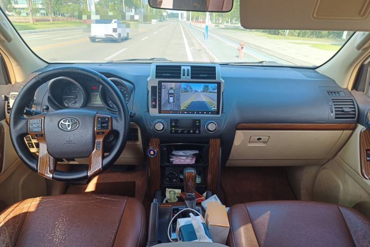 Used Toyota Prado  Center Console