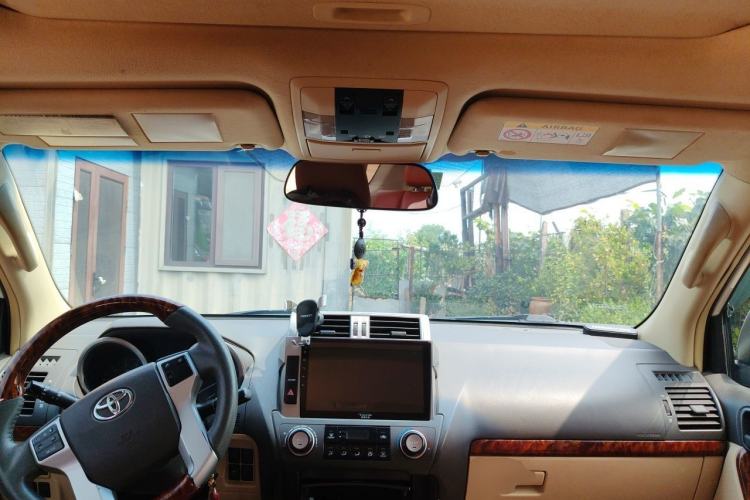 Used Toyota Prado  Center Console