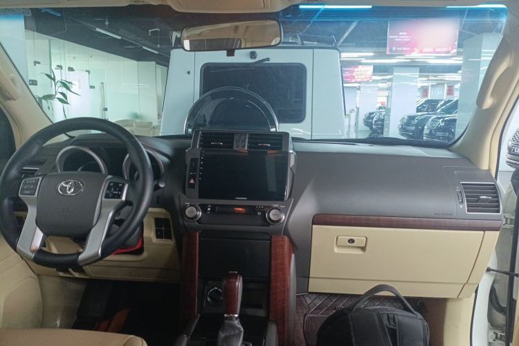 Used Toyota Prado 2017 2.7L Parallel Import Center Console