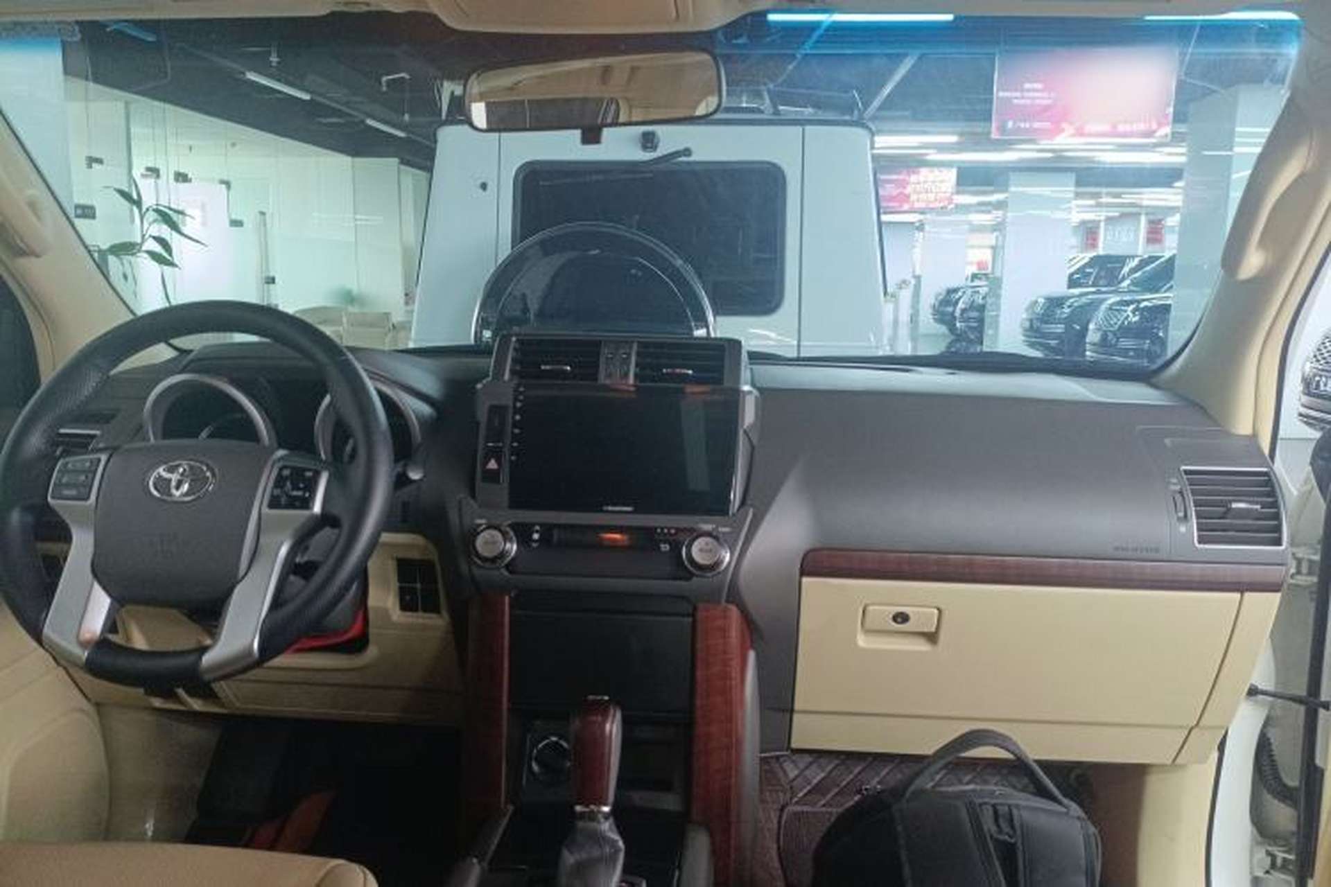 Used Toyota Prado 2017 2.7L Parallel Import Center Console