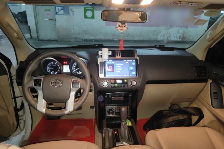 Used Toyota Prado  Center Console