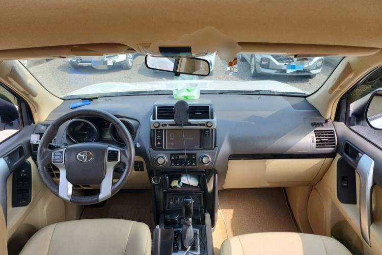 Used Toyota Prado  Center Console