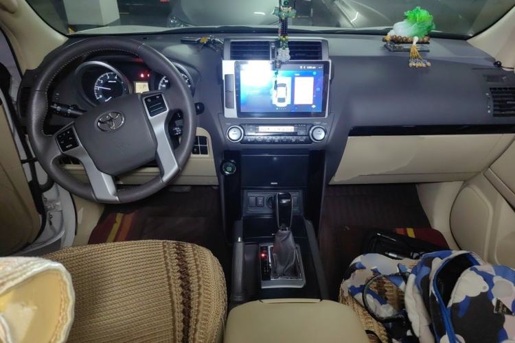 Used Toyota Prado  Center Console