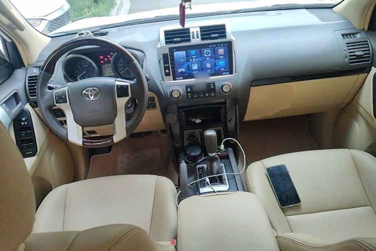 Used Toyota Prado  Center Console