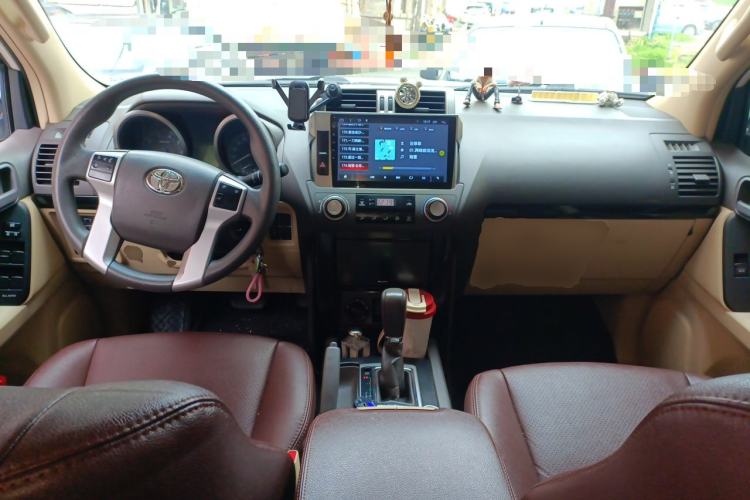 Used Toyota Prado  Center Console