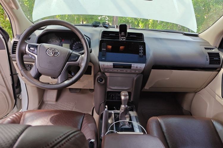 Used Toyota Prado  Center Console