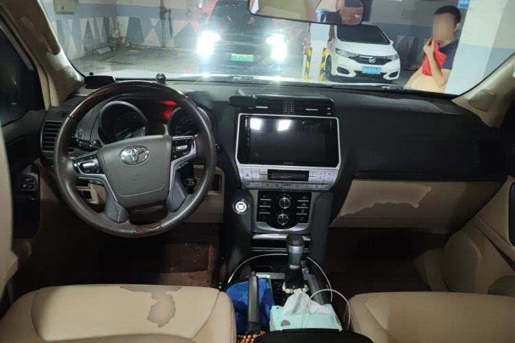 Used Toyota Prado  Center Console