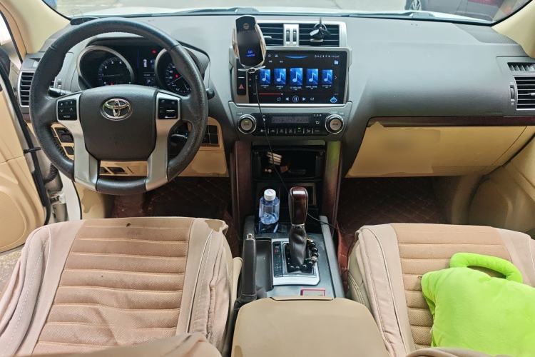 Used Toyota Prado 2017 2700 VX with Nine Airbags Outboard Mount – Middle East Version Center Console
