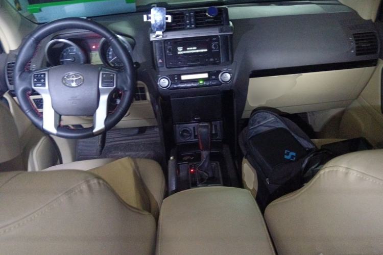 Used Toyota Prado  Center Console