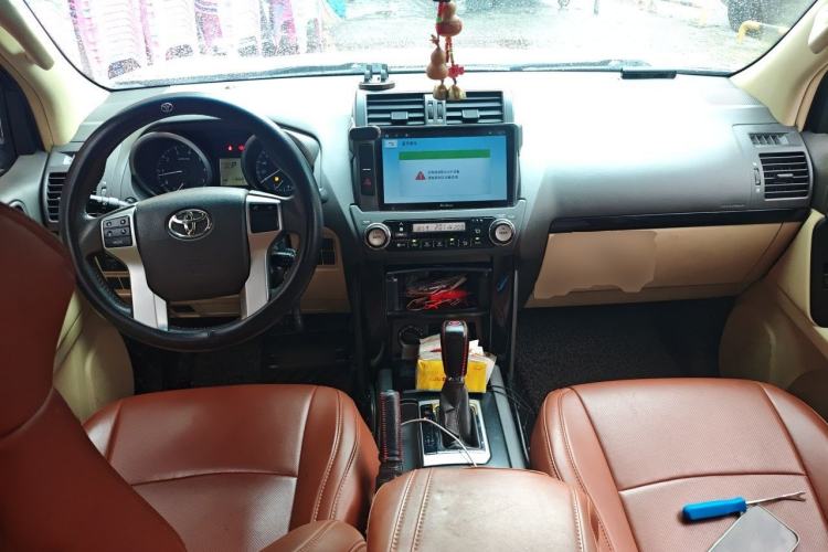 Used Toyota Prado  Center Console