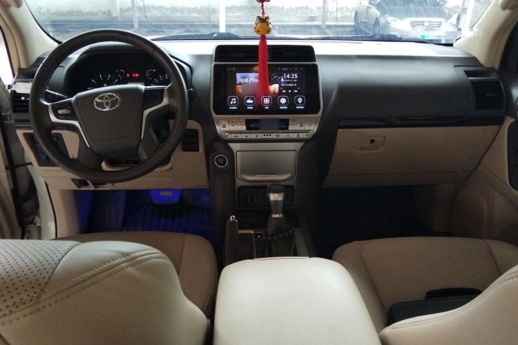 Used Toyota Prado  Center Console