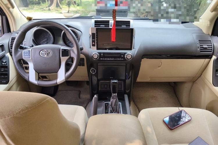 Used Toyota Prado  Center Console