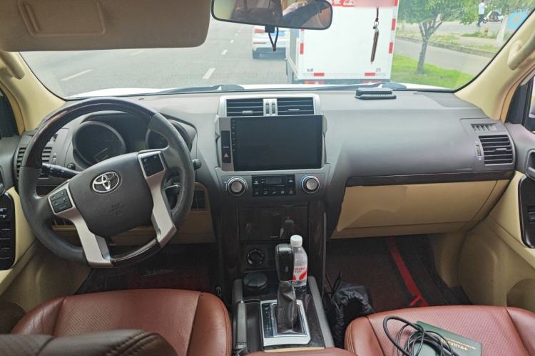 Used Toyota Prado  Center Console